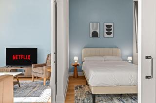 Stylish 1BR in Heart of Channelside - 4