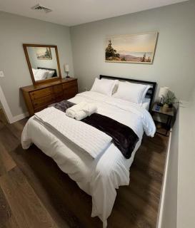 Lake Winnipesaukee Getaway - Boat Slip & Comfort - 6