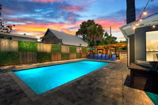 Poseidons Palace waterfront paradise with private pool and hottub - 5