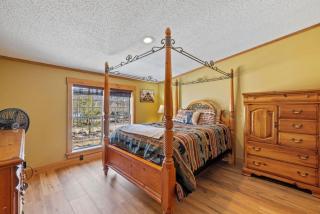 The Hearth & Pine House - Cozy Cabin & Firepit Fun - 9