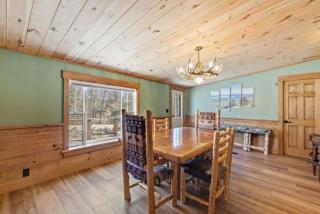 The Hearth & Pine House - Cozy Cabin & Firepit Fun - 7