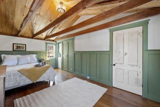 The Old Barn Farmhouse - Rustic Beauty & Serenity - 8