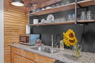 Private Farm Loft - Tub, Animals & Pasture Views - 7