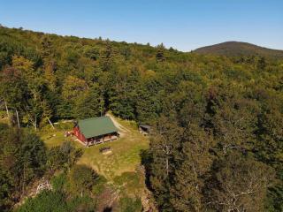 The EcoLodge - Hike, Stargaze & Cozy Fires - 0