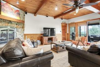 Luxury Lake Retreat - Game Room, Firepit, Deck & Boats - 4