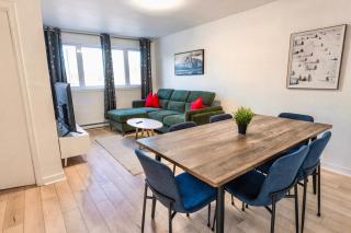 Chic 3BR 5 Beds 5min walk to Metro Free Parking - 0