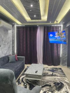 Chic Apartment 4 - 1