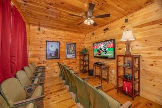 HIckernut Lodge by American Patriot Getaways - 3