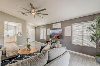 Peoria Desert Oasis W Pool & Bbq Summer Getaway - 8