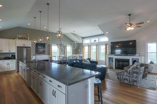 Angelo del Mare C6460 Pine Island 9 Br, Pool, Hot Tub, Elevator, Open Year Rnd - 1