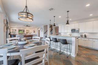 Golf Oasis New Outdoor Kitchen, Pool &4 King Beds - 1