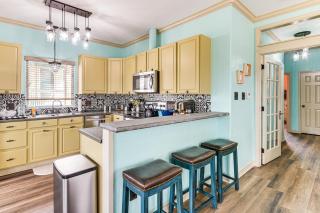 Walk to the Ocean: Family Retreat in Crystal Beach - 6