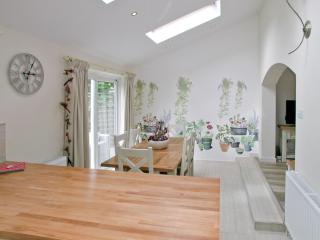 Captain's Cottage - 27888 - 5