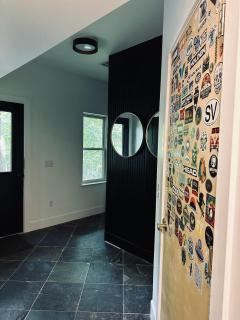 Modern 2BR Retreat in Harbor - 4