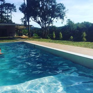 Sítio Refúgio e Paz - Churrasqueira, piscina, playground e quadra de areia para futevôlei e Beach tênis - 0