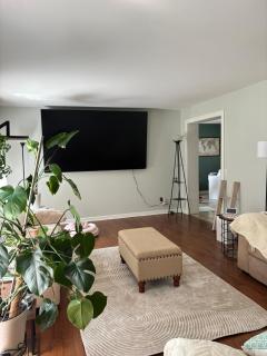 Pocono Hideaway,Big Screen TV, Crisp Air & Autumn Fun - 8
