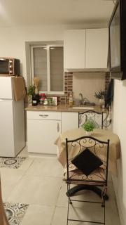 מקסימה עם חצר במרכז העיר - 9