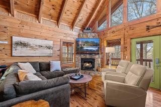 Honey Bear Cabin by American Patriot Getaways - 1