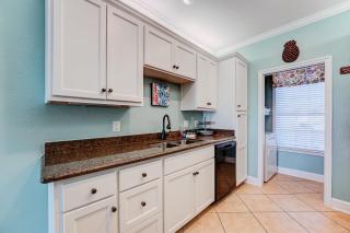 Ocean front view 2BR2BA Condo Pools Hot Tub Beach Access - 1