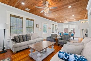 Cottage at Kempner Park Pet-Friendly Modern Home w Backyard - 5