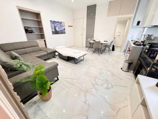 Bright, Central & Stylish 3 Min Walk to the Sea - 2