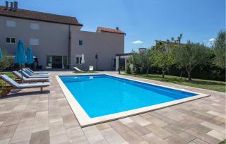 Awesome Home In Imotski - 0