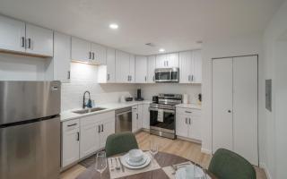 Worldcup Ready DT DFW Chic Free Parking and Pool In Medical District - 9
