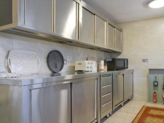 Holly Cottage - 2