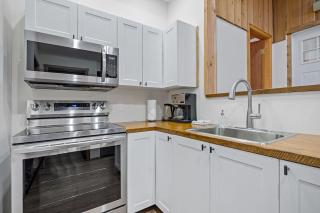 Canmore Cabin by Canadian Rockies Vacation Rentals - Canmore - 7