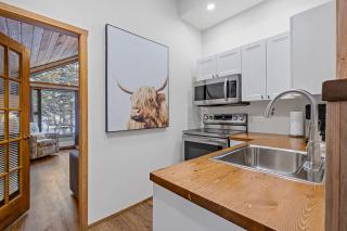 Canmore Cabin by Canadian Rockies Vacation Rentals - Canmore - 4