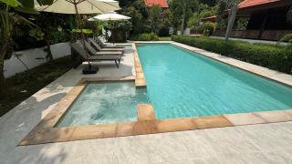 The Weekender Villa - 4