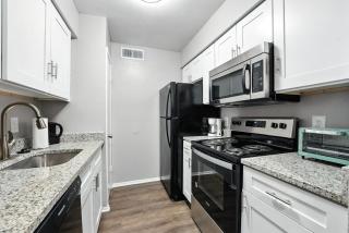 Comfortable 1br Midterm Housing I Free Parking - 1