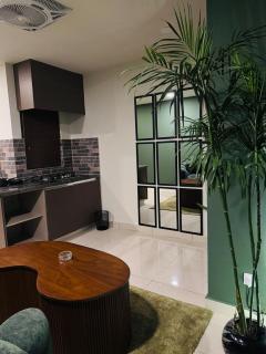 Grenvey Designer Apartment with Rooftop Pool & Self Check In - 6