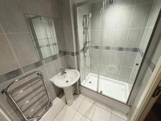 Luxury City Stay, close to Station & Centre Shops - 1