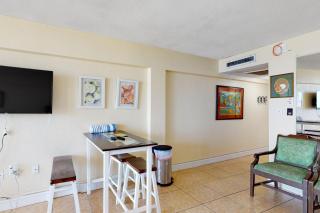 Hawaiian Inn #422 - 1