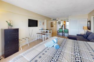 Hawaiian Inn #422 - 2