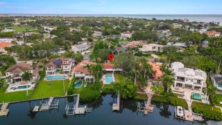 3BR Waterfront Gem Pool Dog Friendly - 8