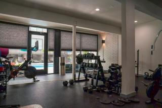 Cozy DT DFW Free Parking Pool Medical Dist - 9