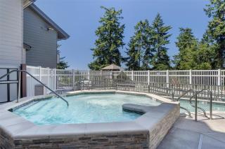 Best Western Plus Oak Harbor Hotel & Conference Center - 6