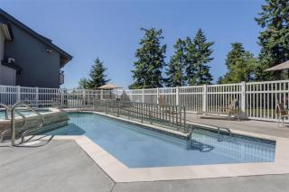 Best Western Plus Oak Harbor Hotel & Conference Center - 1