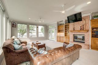Luxe Lakefront Home with Hot Tub, Dock and Fire Pit - Granbury - 4