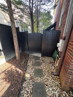 COMFY Basement Home 2 Bdrm1Den 3Queen Beds - 7