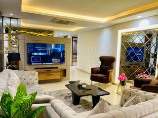 Royal Residency - Gold Crest Mall DHA P4 - Lahore - 6