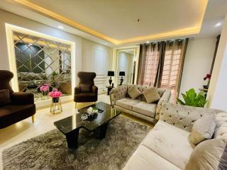 Royal Residency - Gold Crest Mall DHA P4 - Lahore - 2