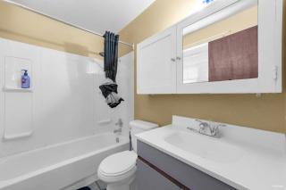 Cozy Airb&b Guest Suite Near Metrotown - Burnaby - 9