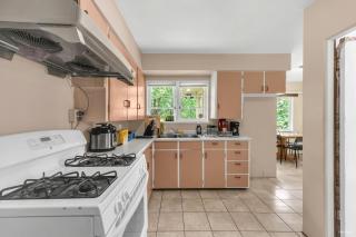 Cozy Airb&b Guest Suite Near Metrotown - 1