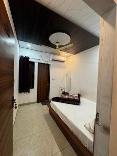 Hotel Shree Banke Bihari Palace - 0