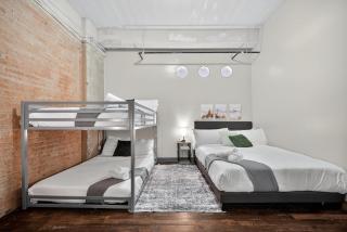 Stunning Downtown Apartment with Pool, Laundry, Parking - 3