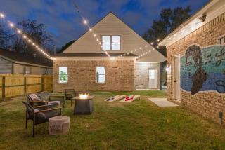 Sleeps 12 Shuffleboard Fire Pit Near Beale St - 9