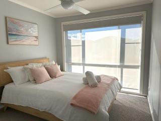 Whitecaps Beachhouse - 1